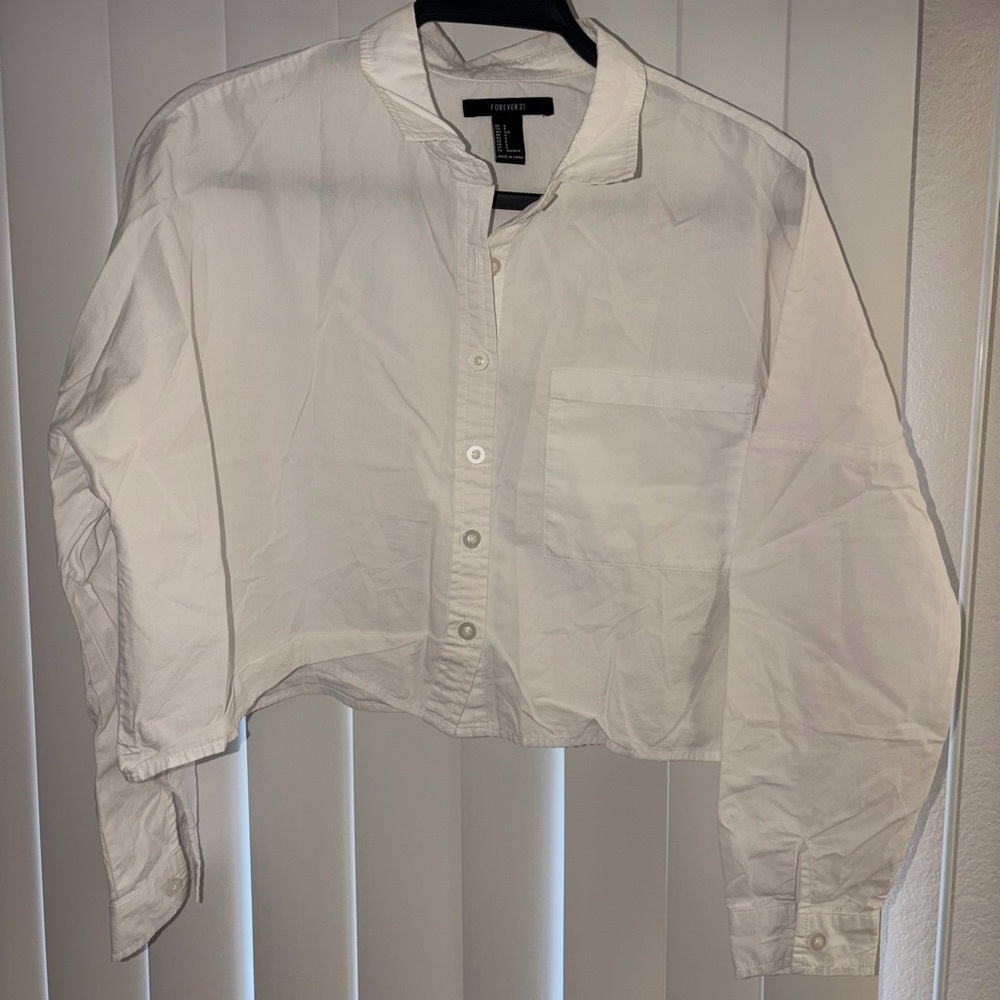 Forever 21 White Casual Button Down Cropped Shirt